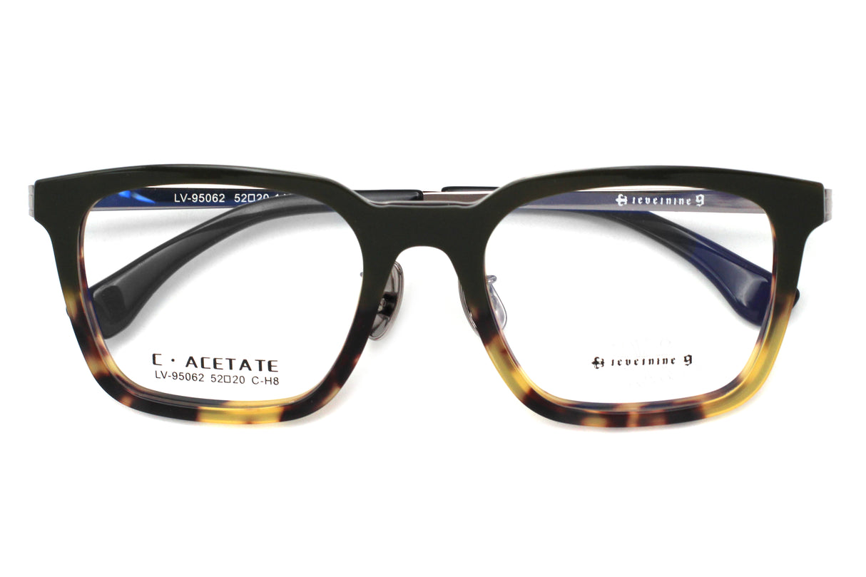 Marzipan Tortoise Flow with Polished Silver